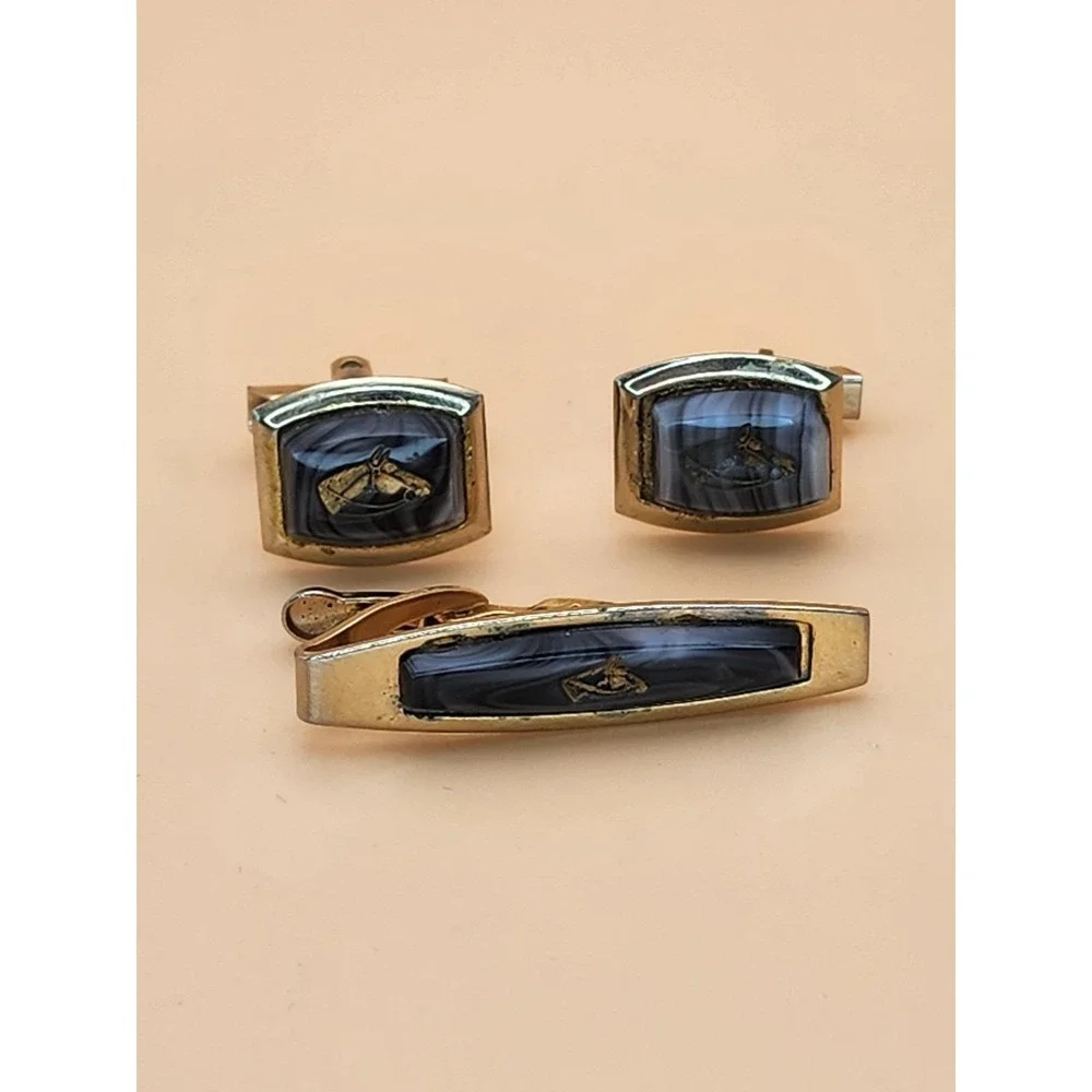 74 Yr Old 10k Gold Plate Tie Clip/Bar & Cufflinks Set Horse Equestrian Art Glass